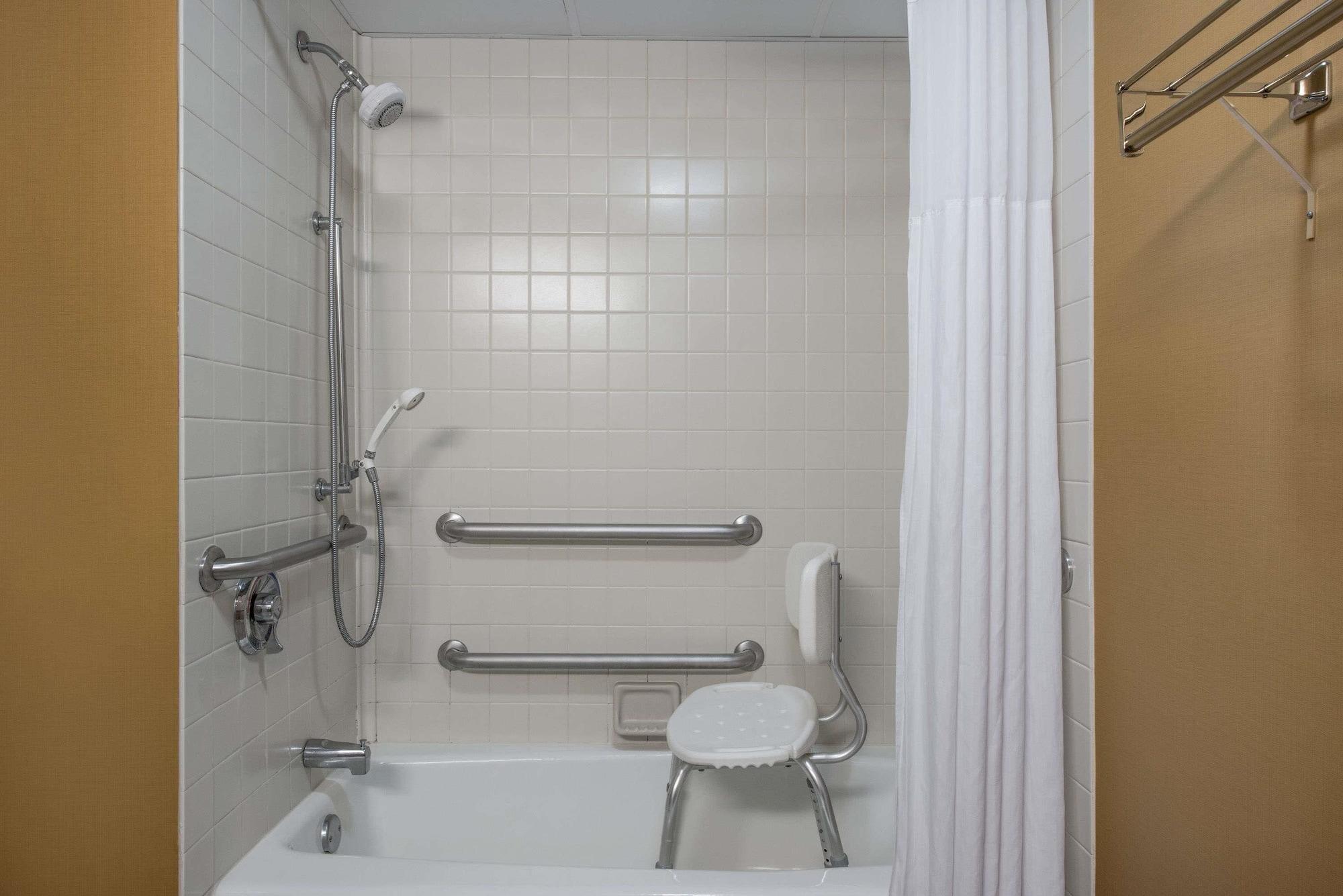 Days Inn By Wyndham Harrisburg North Kamer foto