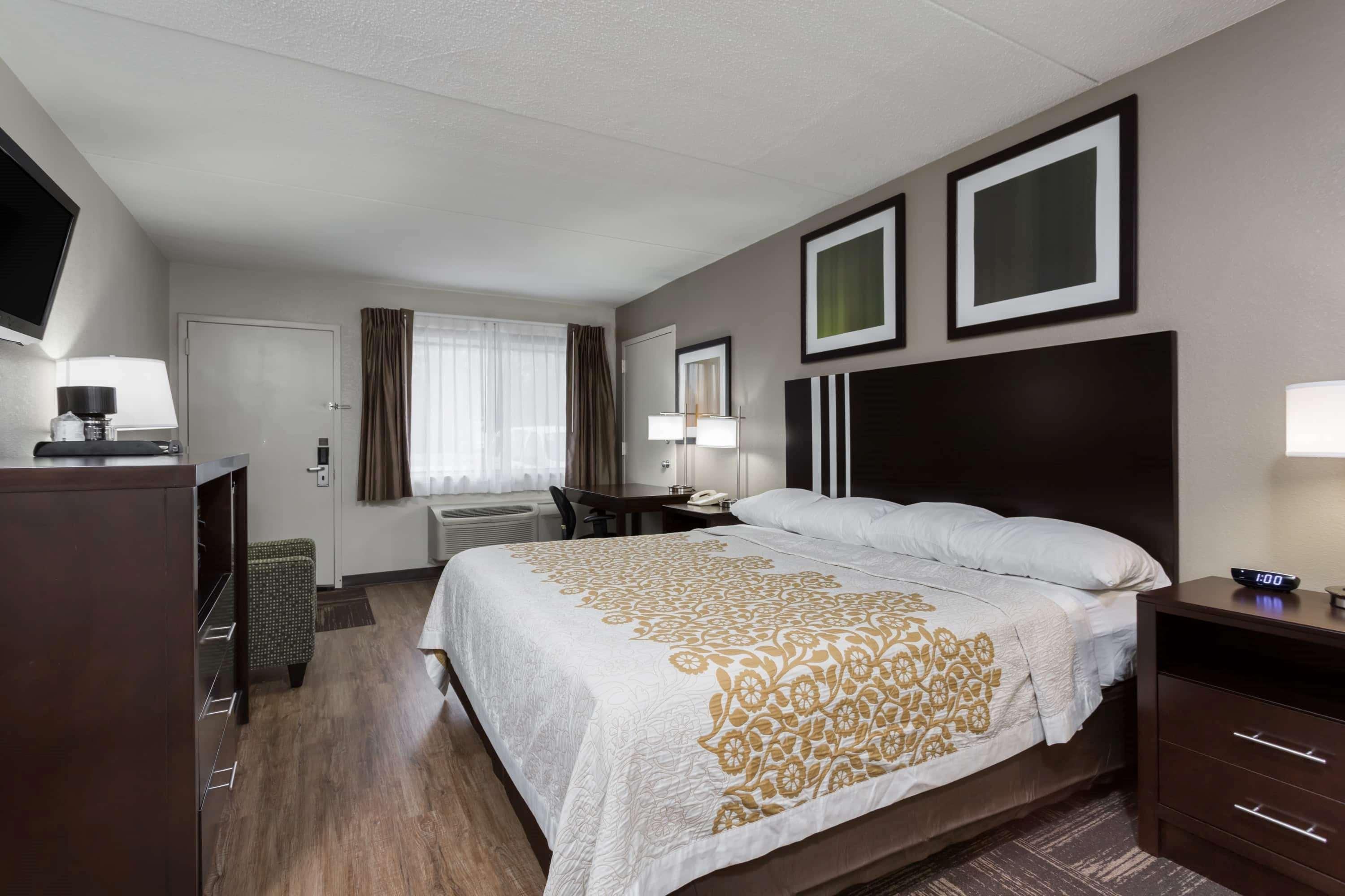 Days Inn By Wyndham Harrisburg North Buitenkant foto
