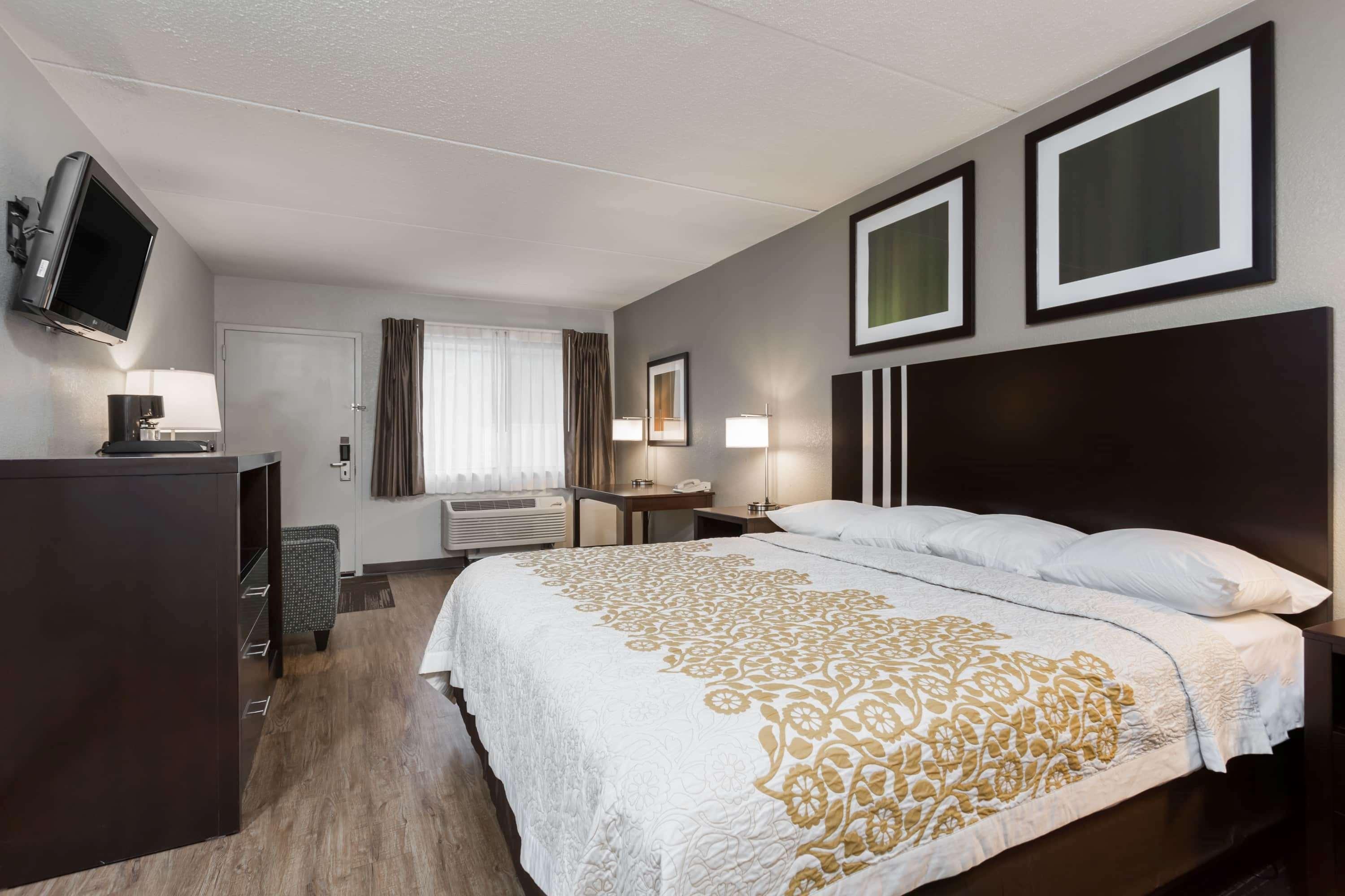 Days Inn By Wyndham Harrisburg North Buitenkant foto