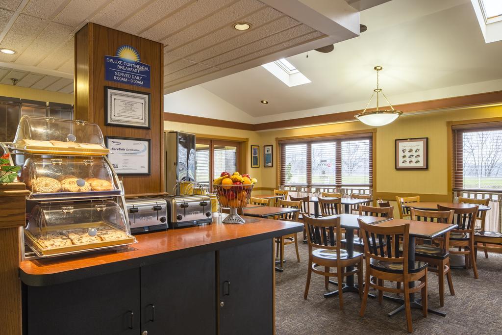 Days Inn By Wyndham Harrisburg North Buitenkant foto