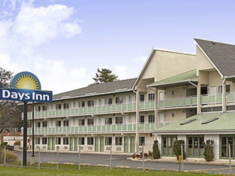 Days Inn By Wyndham Harrisburg North Buitenkant foto