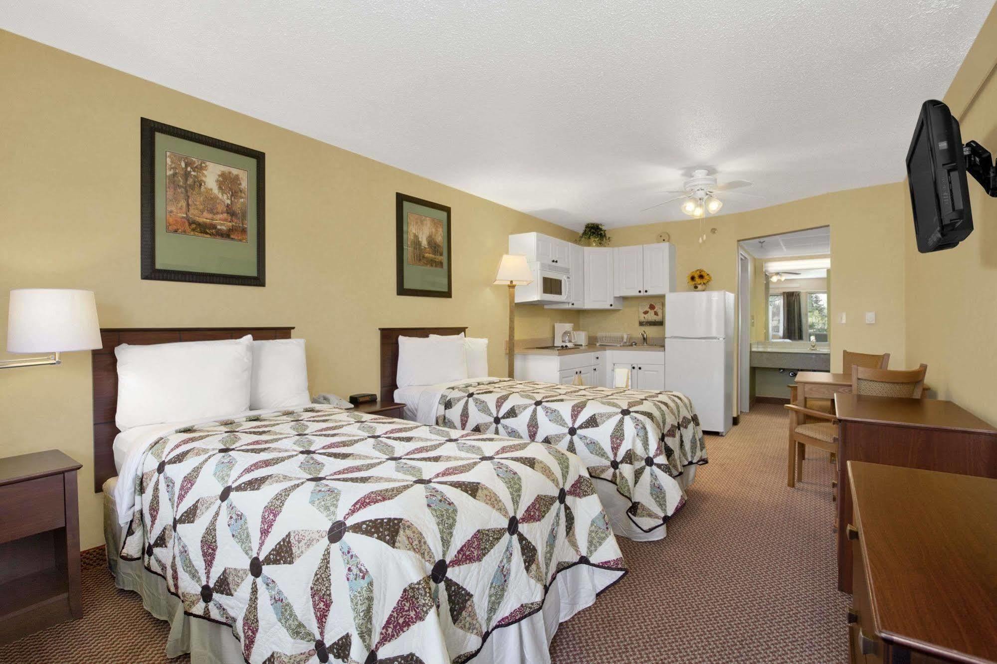 Days Inn By Wyndham Harrisburg North Buitenkant foto