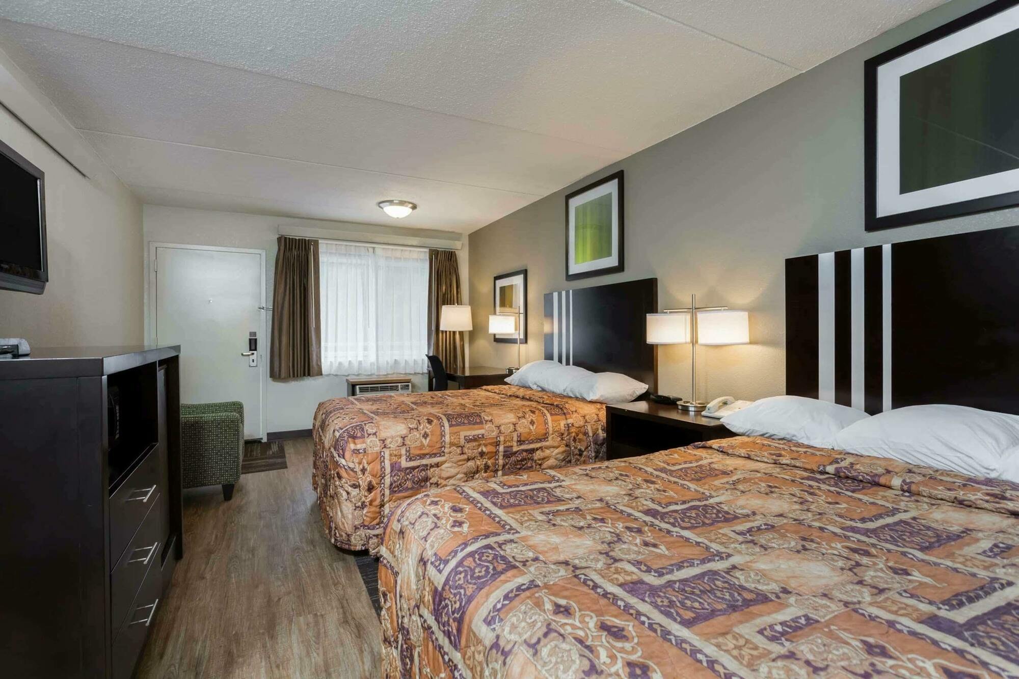 Days Inn By Wyndham Harrisburg North Buitenkant foto